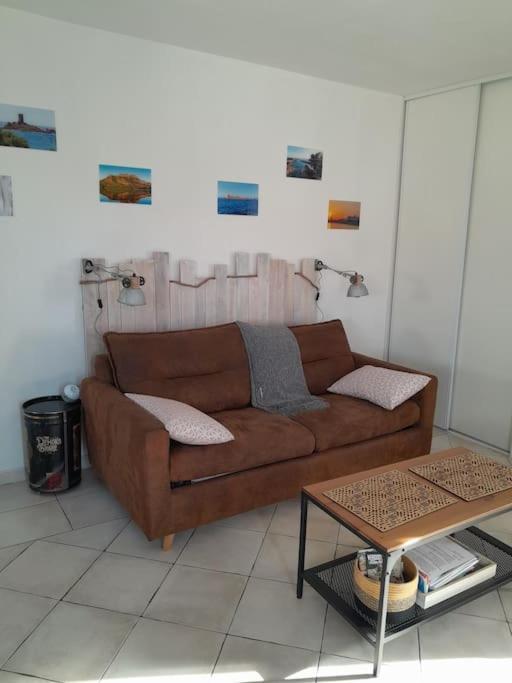 Charmant Studio Lumineux Avec Parking Prive Saint-Raphaël Εξωτερικό φωτογραφία