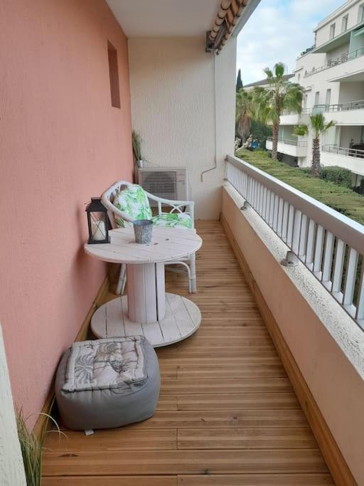Charmant Studio Lumineux Avec Parking Prive Saint-Raphaël Εξωτερικό φωτογραφία