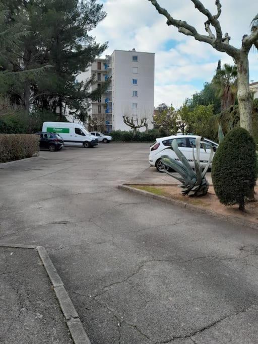 Charmant Studio Lumineux Avec Parking Prive Saint-Raphaël Εξωτερικό φωτογραφία