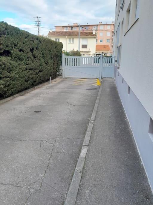 Charmant Studio Lumineux Avec Parking Prive Saint-Raphaël Εξωτερικό φωτογραφία