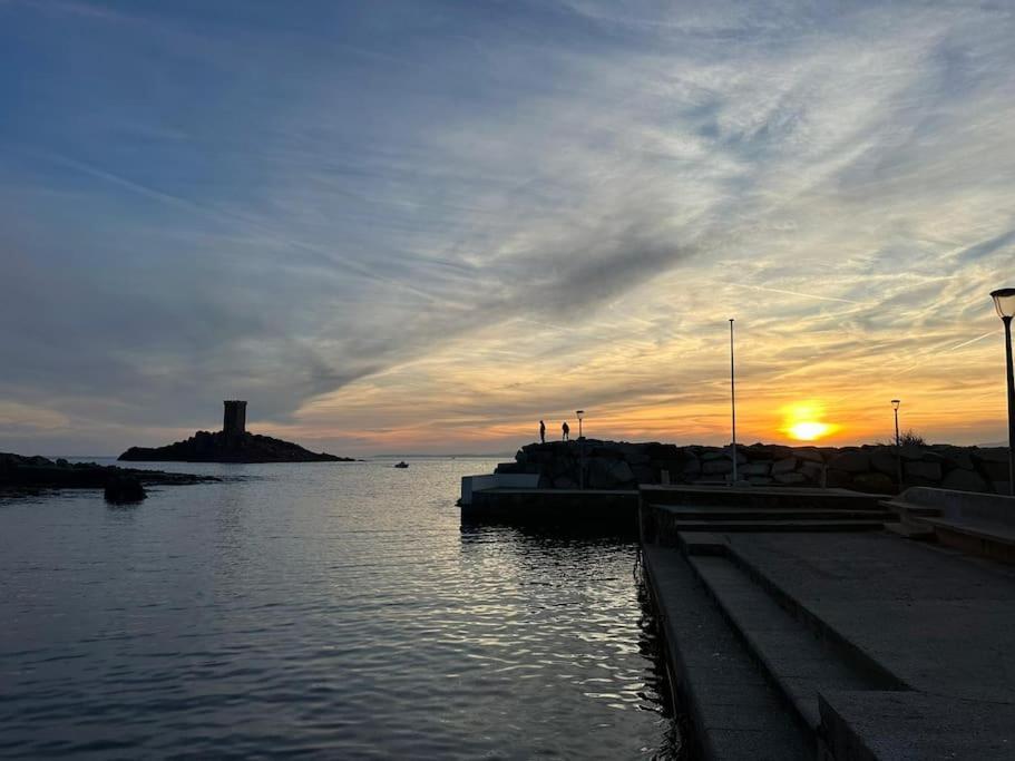 Charmant Studio Lumineux Avec Parking Prive Saint-Raphaël Εξωτερικό φωτογραφία